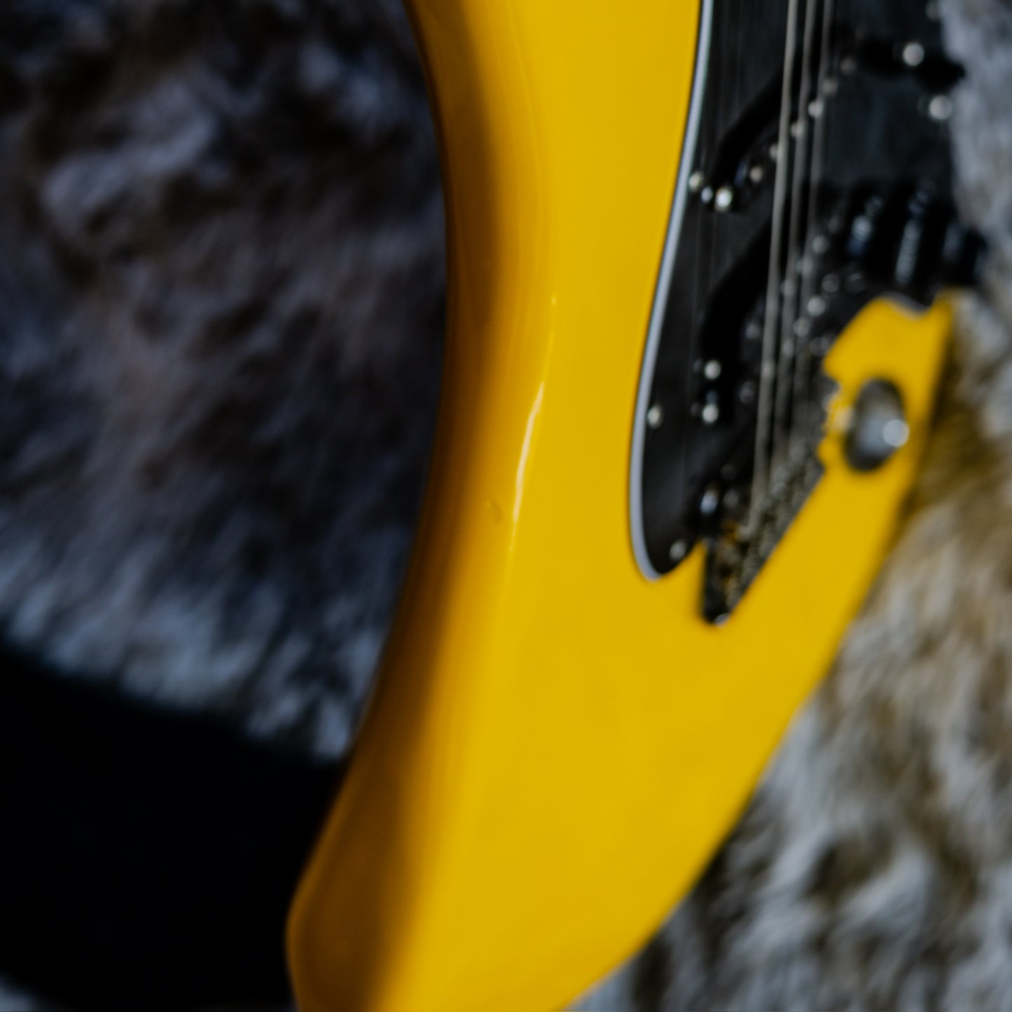 Fender Player Stratocaster HSS with Ebony Fretboard 2021 - Ferrari Yellow