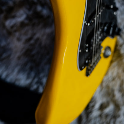 Fender Player Stratocaster HSS with Ebony Fretboard 2021 - Ferrari Yellow