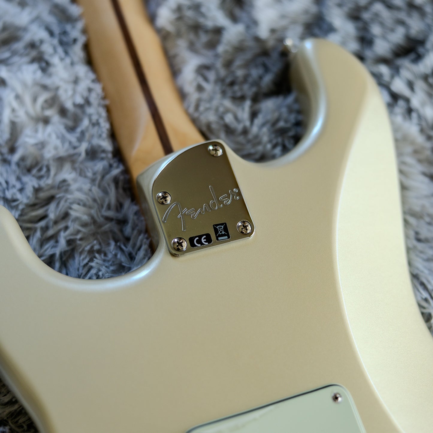 MINTY Fender Deluxe Stratocaster HSS with Maple Fretboard 2017 - 2021 - Blizzard Pearl
