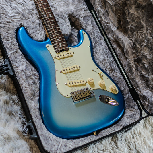 Fender American Elite Stratocaster with Rosewood Fretboard 2016 - 2019 - Sky Burst Metallic