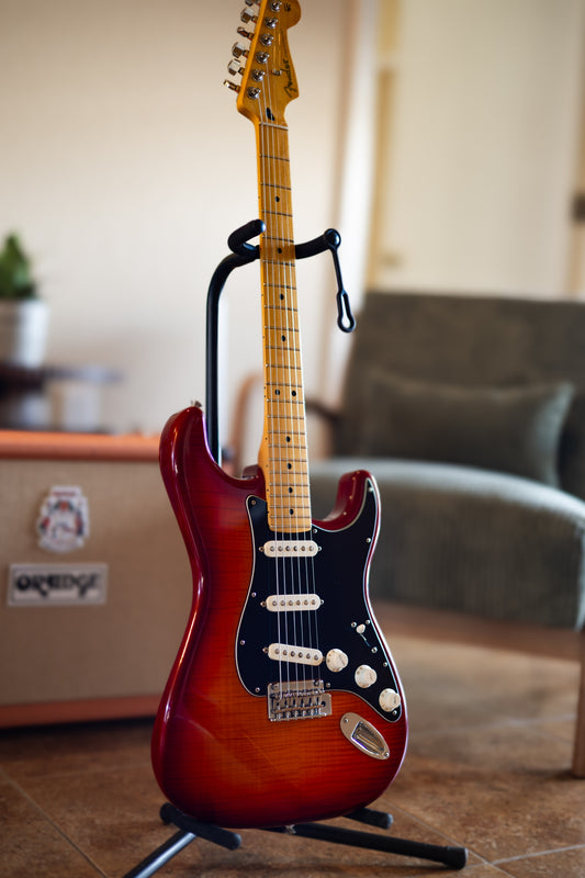 Fender Player Stratocaster Plus Top with Maple Fretboard 2019 Aged Cherry Burst