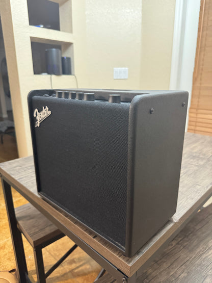 Fender Mustang LT25 25-Watt 1x8" Digital Modeling Guitar Combo 2019 - Present - Black