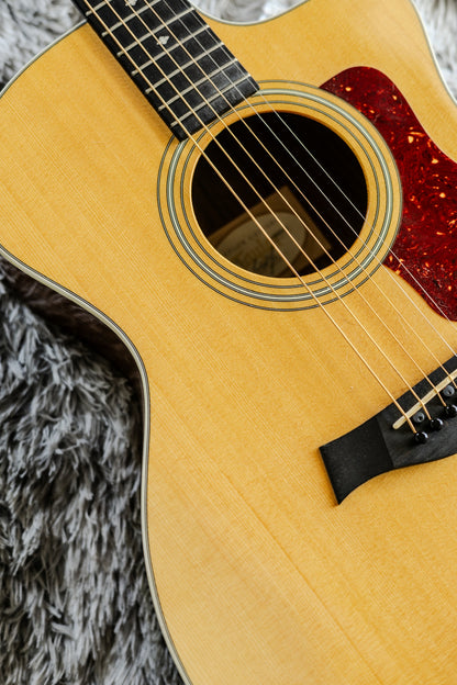 Taylor 214ce DLX with ES2 Electronics 2014 - Present - Natural