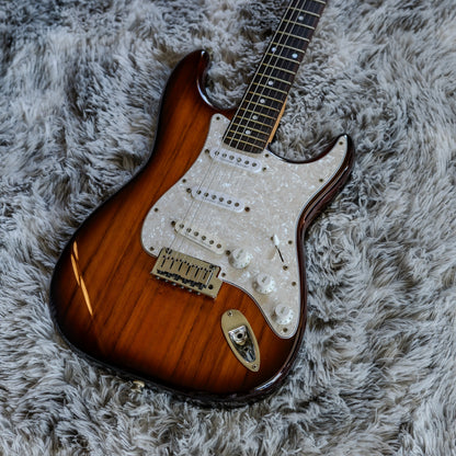 SUPER RARE Fender Special Edition Koa Stratocaster 2006 - 2008 - Antique Burst