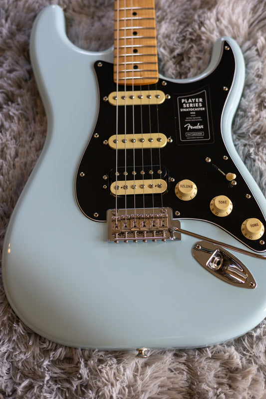 Fender Player Stratocaster HSS with Maple Fretboard 2021 - Sonic Blue