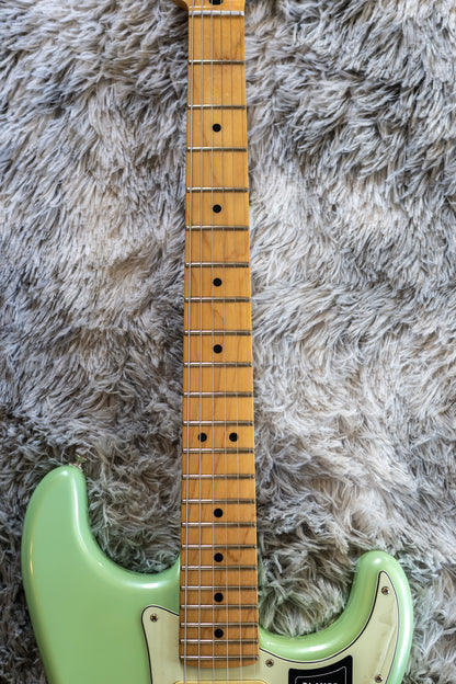 Fender Player Stratocaster with Maple Fretboard 2019 - 2021 - Surf Pearl