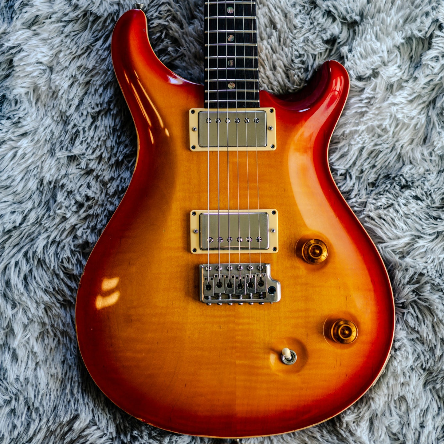 PRS CE 22 Maple Top Tremolo 1994 - 2004 - Cherry Sunburst