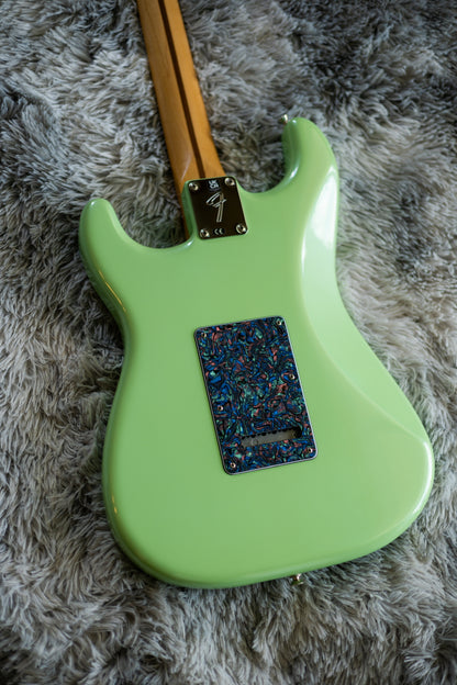 Limited Edition Fender Player Stratocaster with Maple Fretboard 2019 - 2021 - Surf Pearl