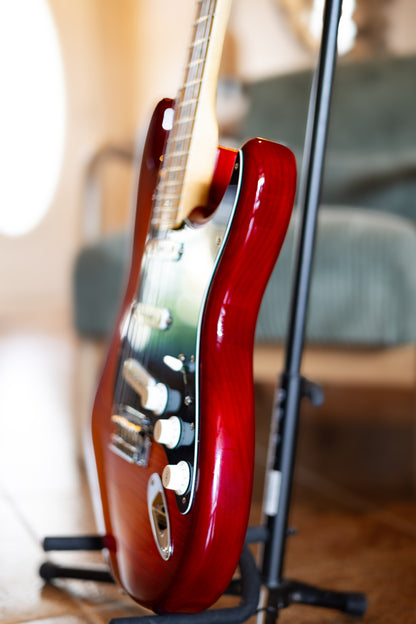 Fender Player Stratocaster Plus Top with Maple Fretboard 2019 Aged Cherry Burst