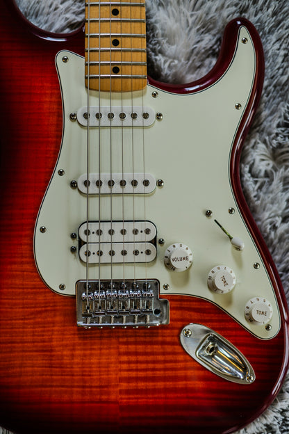 Fender Standard Stratocaster HSS Plus Top with Maple Fretboard 2013 - 2017 - Cherry Burst