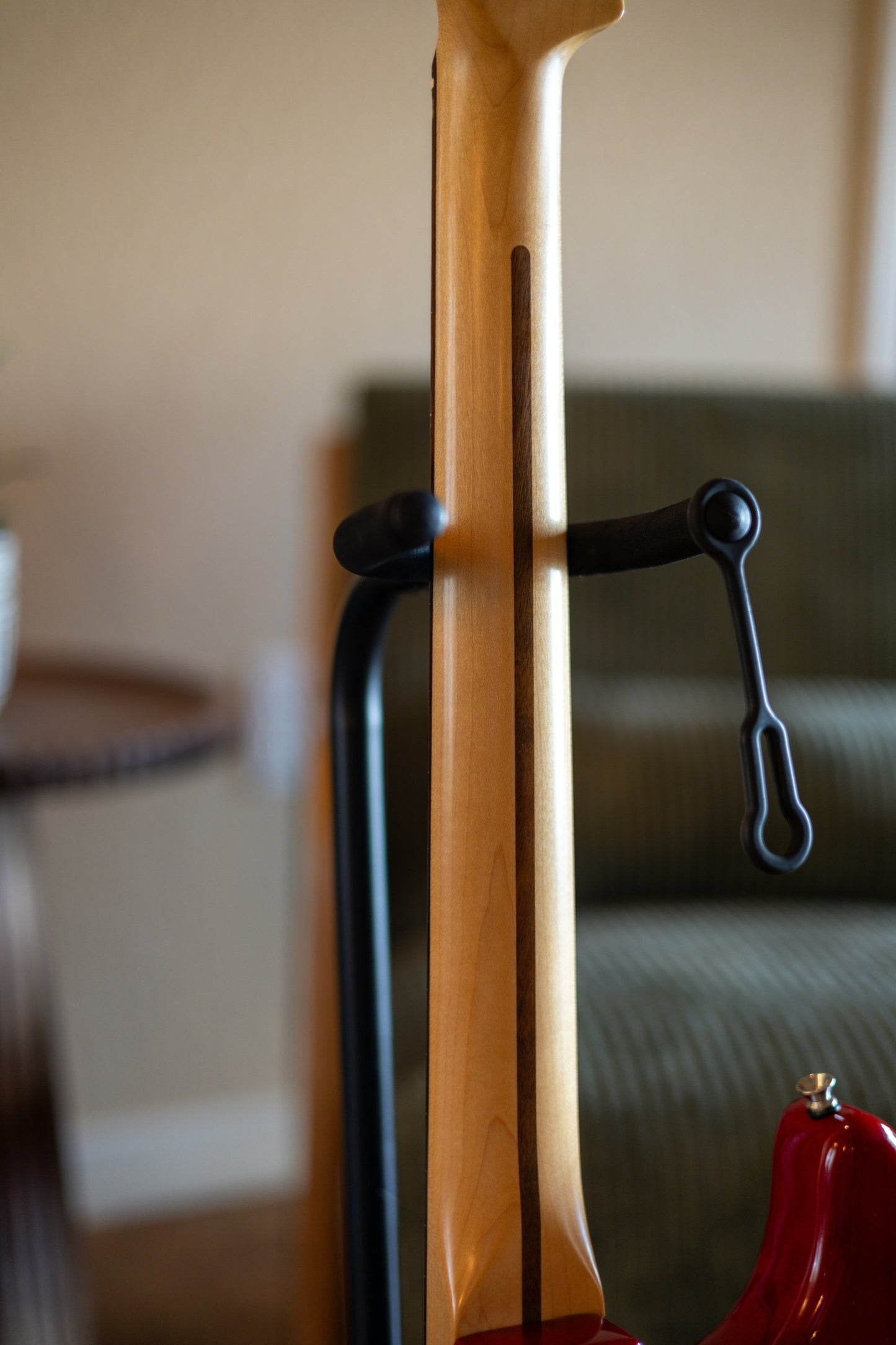 Fender Standard Stratocaster with Rosewood Fretboard 2009 - 2017 - Candy Apple Red