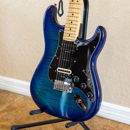 STUNNING Fender Player Stratocaster HSS Plus Top with Maple Fretboard 2019 - 2021 - Blue Burst