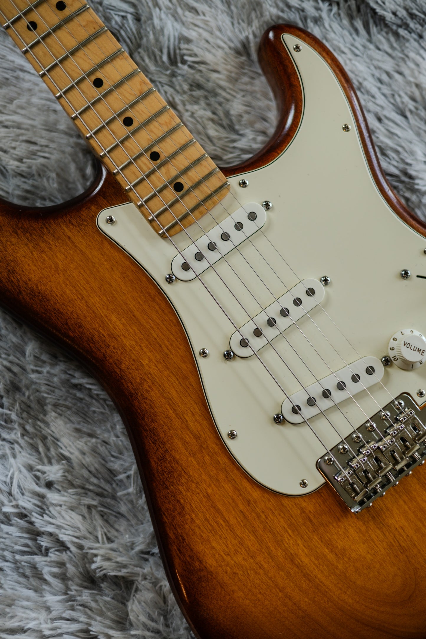 Fender USA Nitro Satin Series Stratocaster 2012 - 2014 - Honeyburst