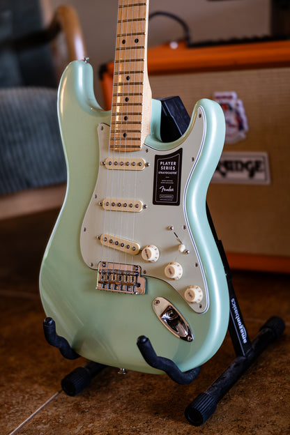 Fender Player Stratocaster with Maple Fretboard 2019 - 2021 - Surf Pearl
