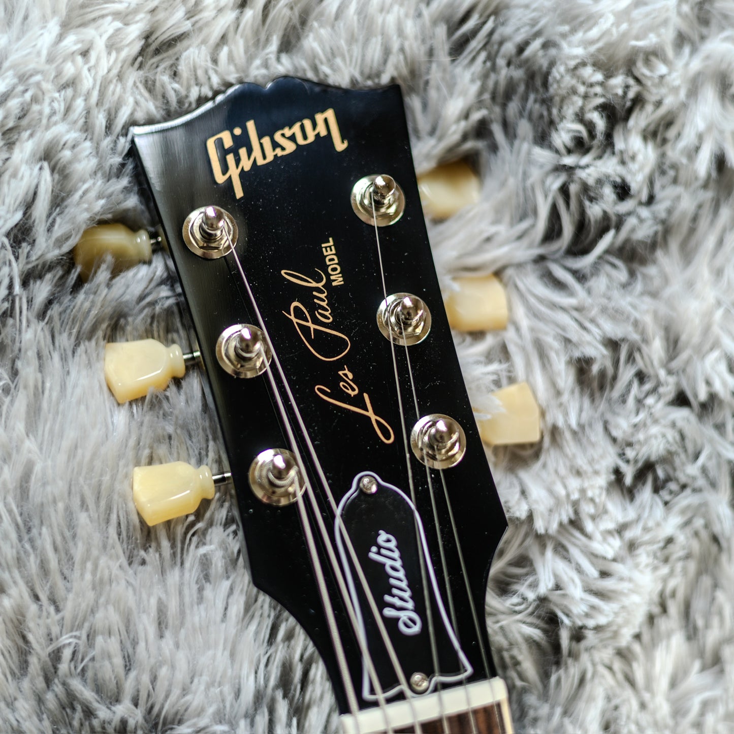 LIKE NEW Gibson Les Paul Studio 2024 - Present - Ebony