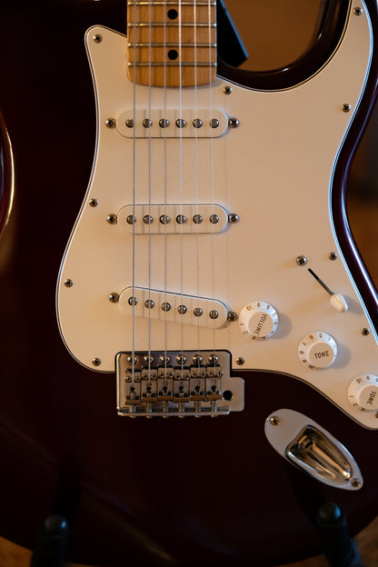 Fender Standard Stratocaster with Maple Fretboard 2006 - 2014 - Midnight Wine