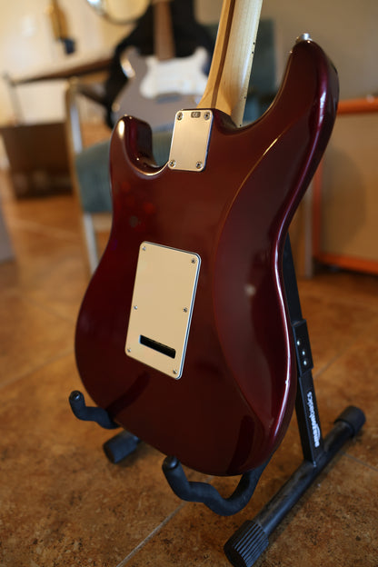 Fender Standard Stratocaster with Maple Fretboard 2006 - 2014 - Midnight Wine