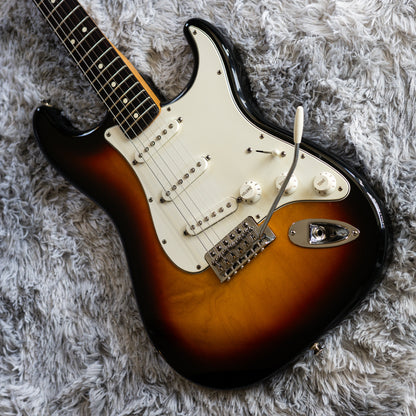 Fender Standard Stratocaster with Maple Fretboard 2006 - 2017 - Brown Sunburst