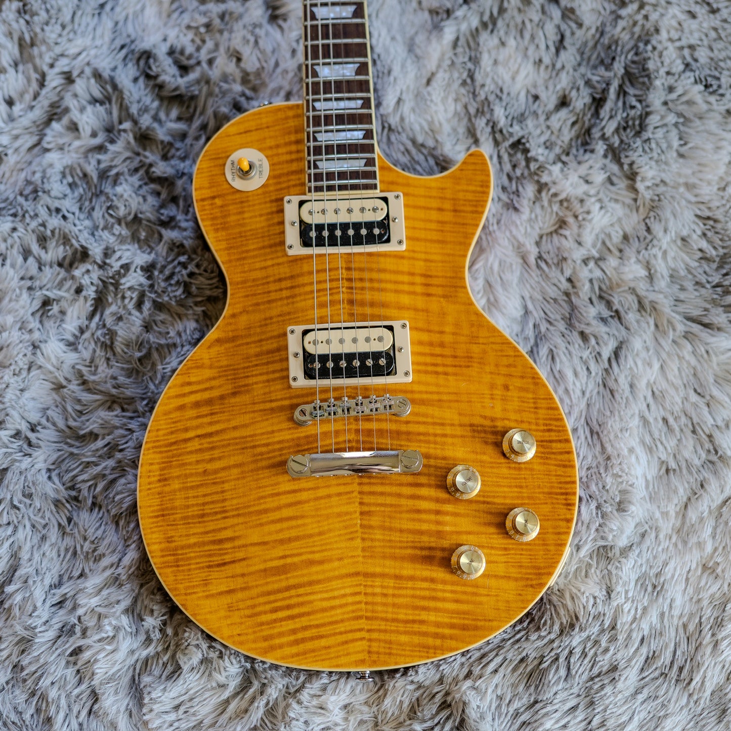 RARE Slash Limited Run Custom Shop Les Paul — AAA flame top, killer tone, clean shape.