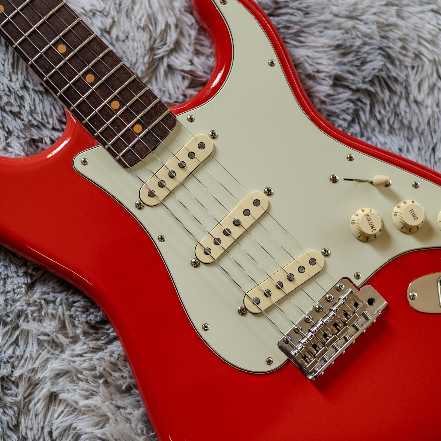 MINTY Fender American Vintage II '61 Stratocaster 2022 - Present - Fiesta Red