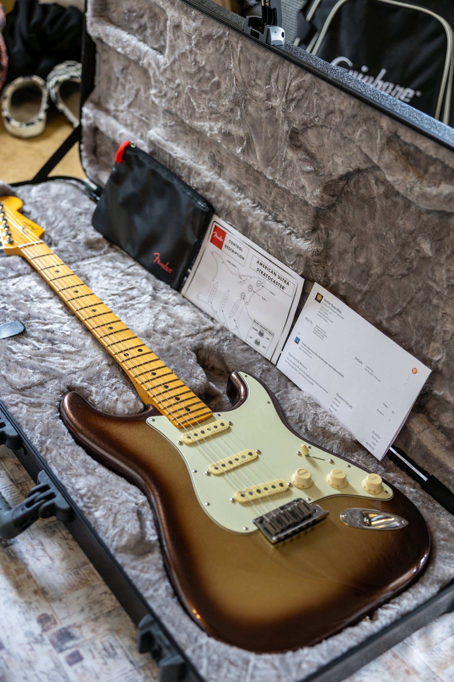 Fender American Ultra Stratocaster with Maple Fretboard 2019 - Present - Mocha Burst