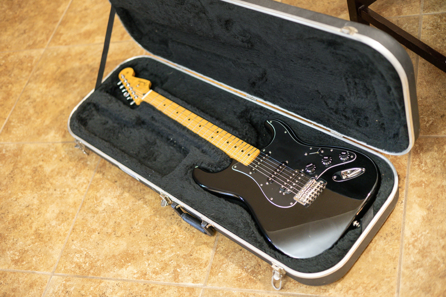 Fender Special Edition Standard HSS Stratocaster with Maple Fretboard 2018 - Black