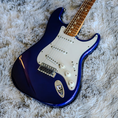 Fender Standard Stratocaster with Rosewood Fretboard 1998 - 2001 - Midnight Blue