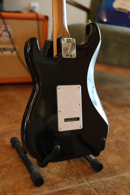 Fender Player Stratocaster with Pau Ferro Fretboard 2018 - Present - Black