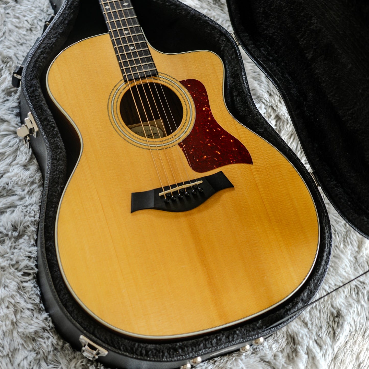 Taylor 214ce DLX with ES2 Electronics 2014 - Present - Natural