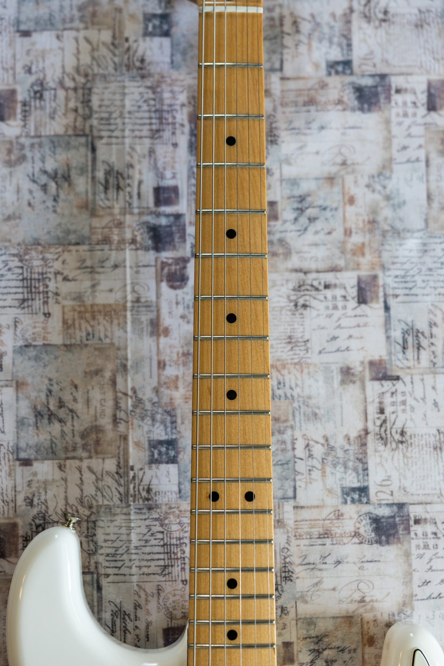 Fender Player Stratocaster with Maple Fretboard 2018 - Present - Polar White