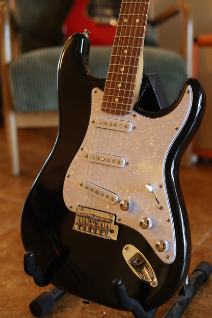 Fender Player Stratocaster with Pau Ferro Fretboard 2018 - Present - Black