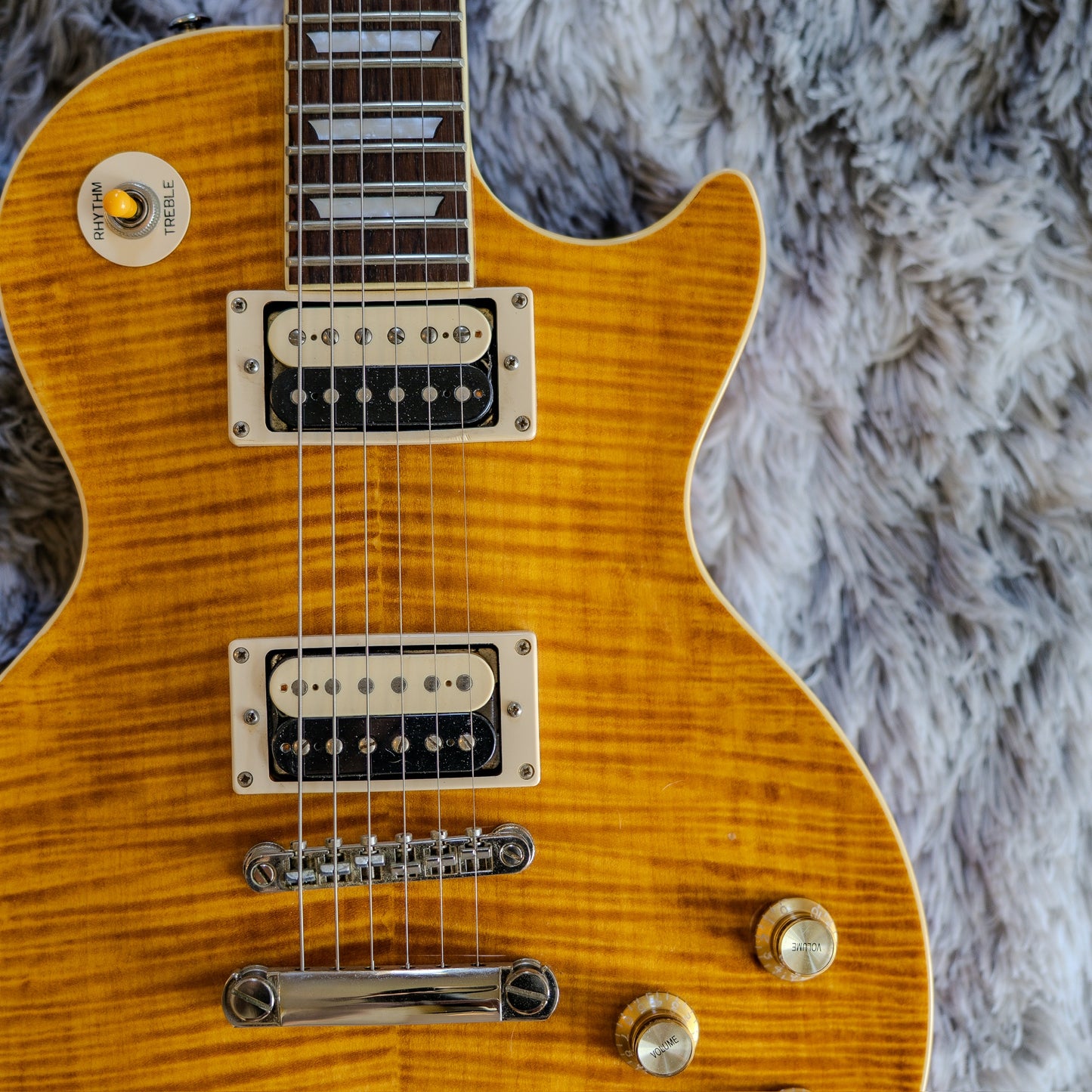 RARE Slash Limited Run Custom Shop Les Paul — AAA flame top, killer tone, clean shape.