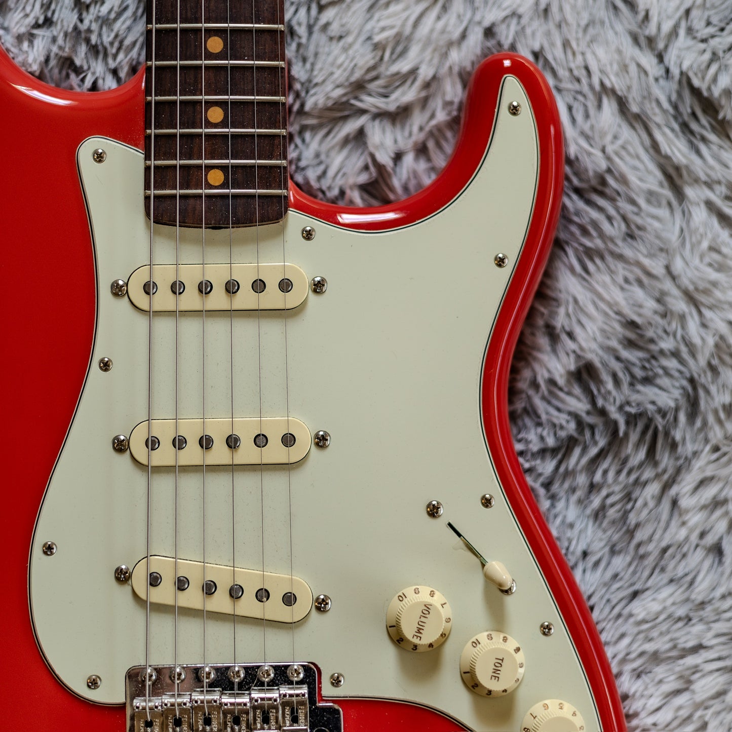 MINTY Fender American Vintage II '61 Stratocaster 2022 - Present - Fiesta Red