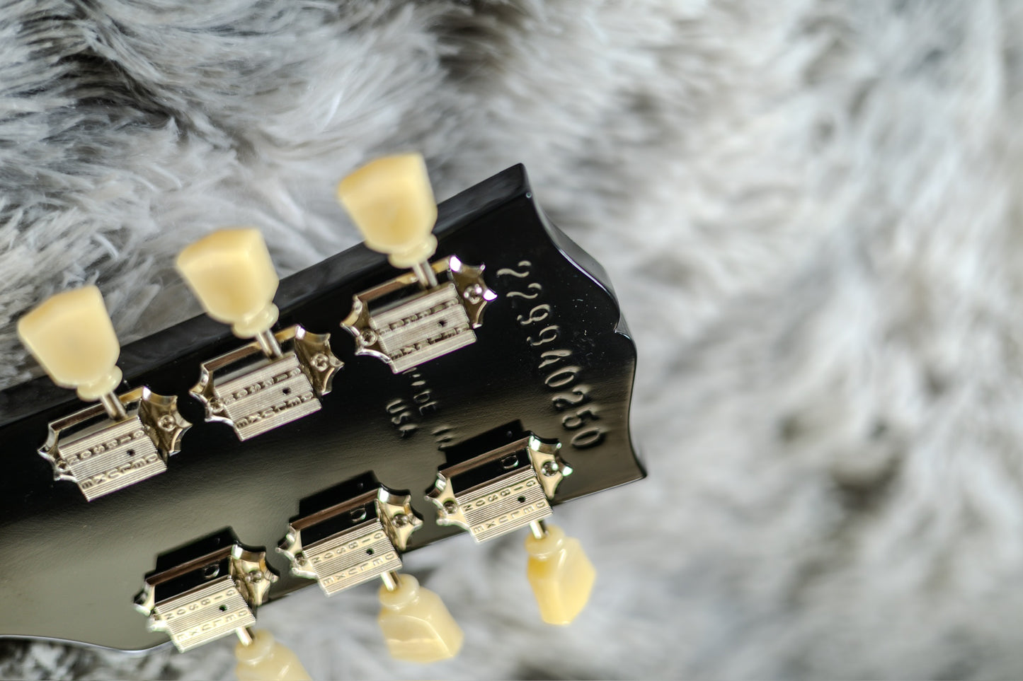 LIKE NEW Gibson Les Paul Studio 2024 - Present - Ebony