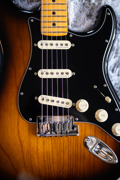 Fender American Ultra Luxe Stratocaster with Maple Fretboard 2021 - Present - 2-Color Sunburst
