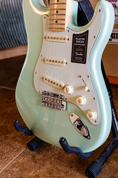 Fender Player Stratocaster with Maple Fretboard 2019 - 2021 - Surf Pearl