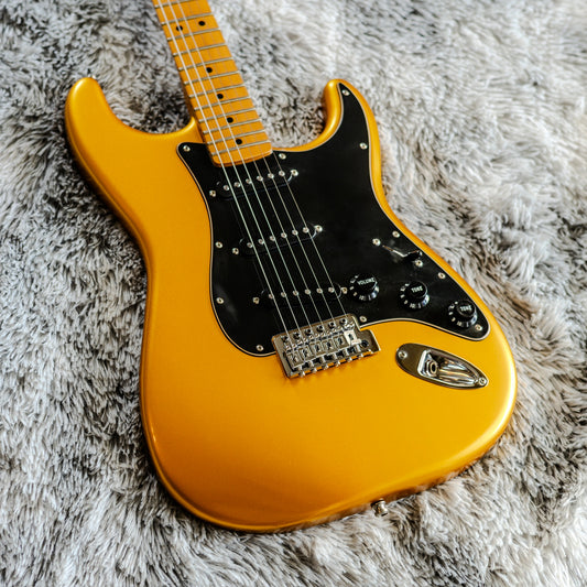 ULTRA RARE Fender Standard Stratocaster Satin with Maple Fretboard 2014 - Blaze Gold