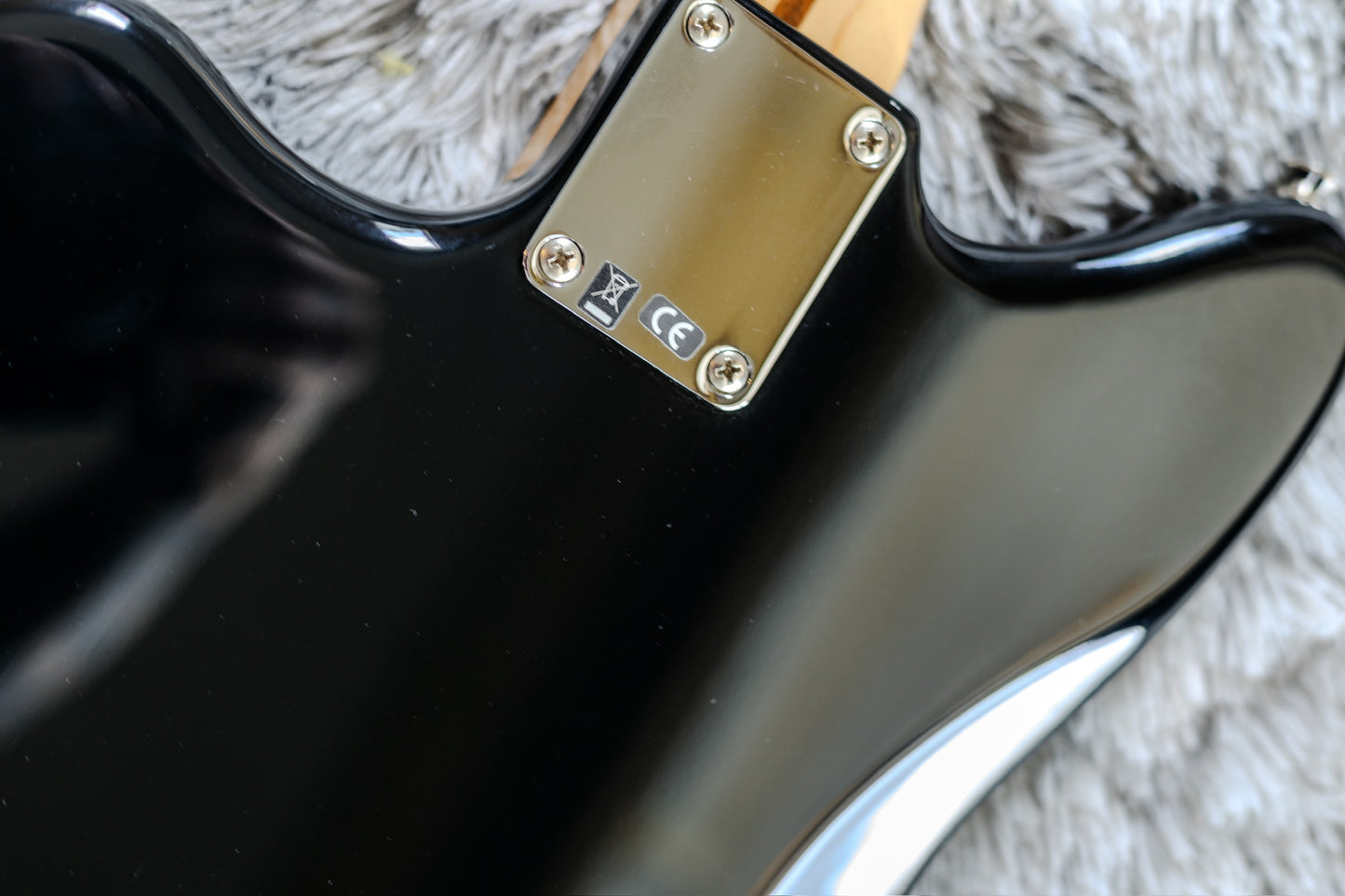 Fender Special Edition Blacktop Jazzmaster HH Stripe 2015-2016 - Black with Candy Apple Red Racing Stripe