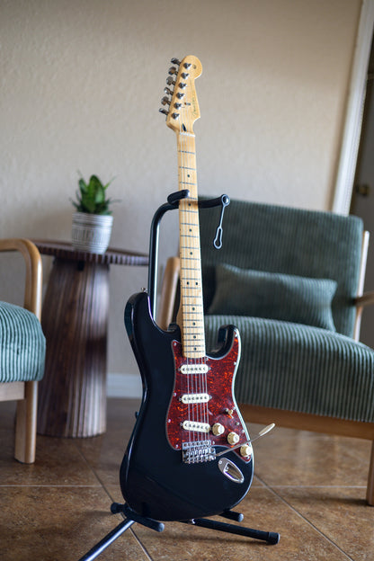 Fender FSR Special Edition Standard Stratocaster with Maple Fretboard 2018 - Black