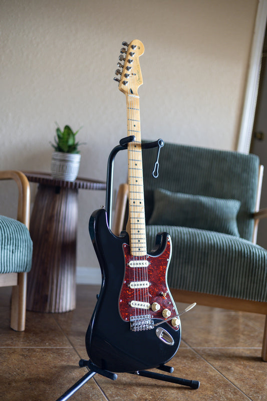 Fender FSR Special Edition Standard Stratocaster with Maple Fretboard 2018 - Black