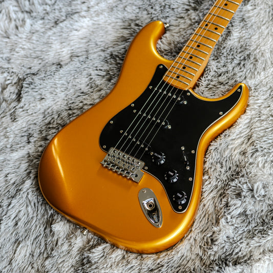 ULTRA RARE Fender Standard Stratocaster Satin with Maple Fretboard 2014 - Blaze Gold