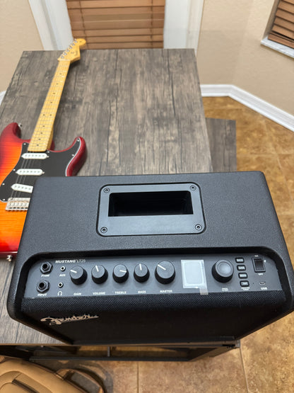 Fender Mustang LT25 25-Watt 1x8" Digital Modeling Guitar Combo 2019 - Present - Black