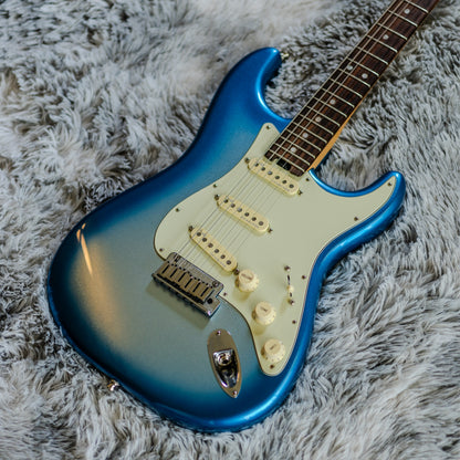 Fender American Elite Stratocaster with Rosewood Fretboard 2016 - 2019 - Sky Burst Metallic