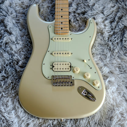 MINTY Fender Deluxe Stratocaster HSS with Maple Fretboard 2017 - 2021 - Blizzard Pearl