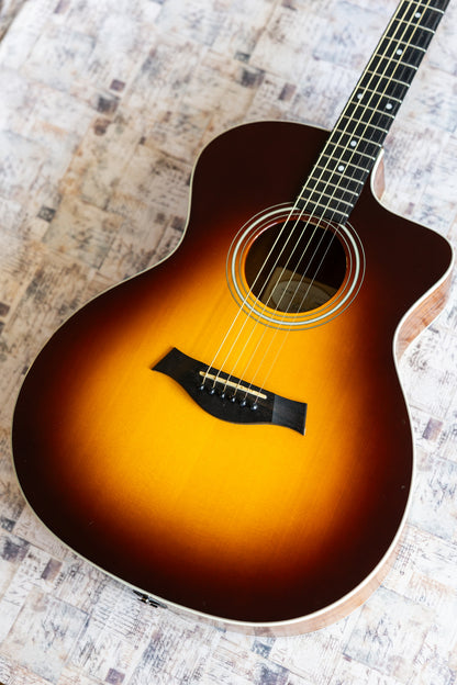 Taylor 214ce-SB DLX with ES2 Electronics 2014 - 2015 - Sunburst