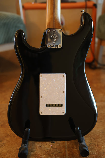 Fender Player Stratocaster with Pau Ferro Fretboard 2018 - Present - Black