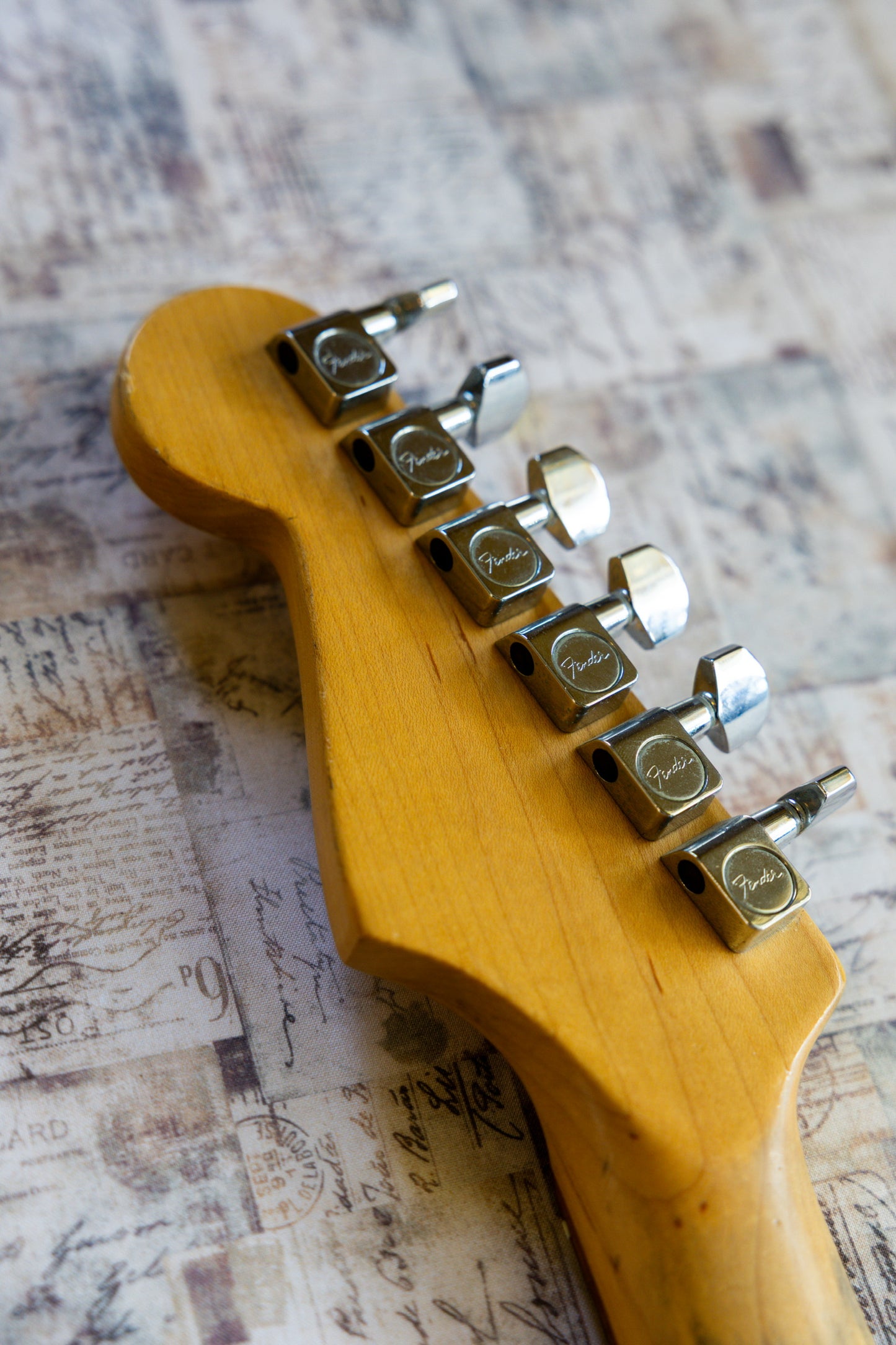 Fender Standard Stratocaster Satin with Maple Fretboard 2003 - 2006 - Candy Apple Red