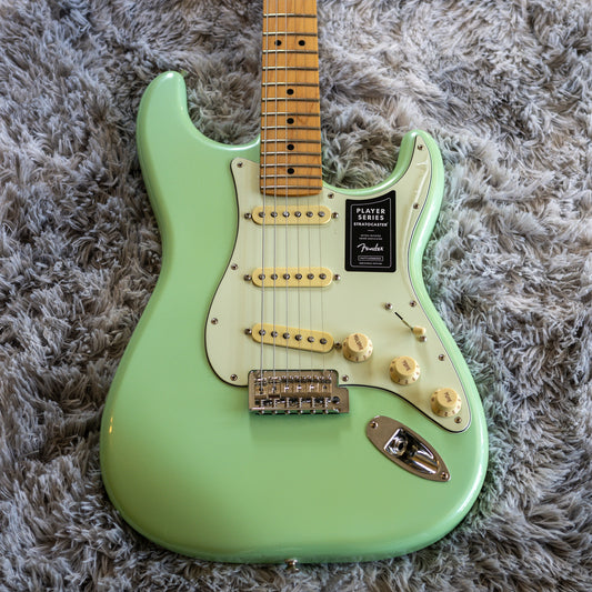 Fender Player Stratocaster with Maple Fretboard 2019 - 2021 - Surf Pearl