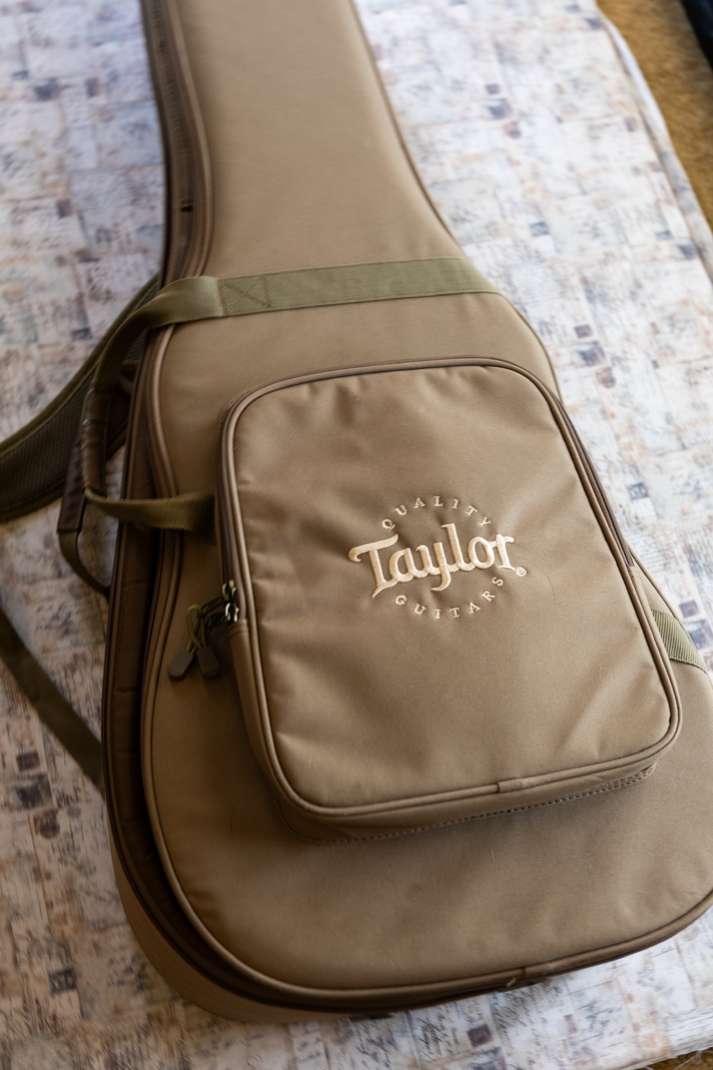 Taylor 214ce with ES-T Electronics 2009 - 2016 - Natural
