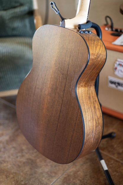 Taylor 114e Walnut with Maple Neck 2019 - Present - Natural